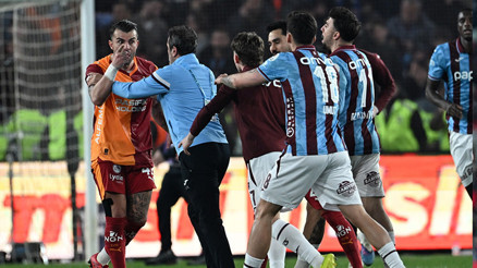 Trabzonspordan Abdülkerim Bardakcı açıklaması Oyuncumuza fiziki müdahale girişiminde bulunmuştur