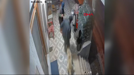 Köpek saldırısına parmağı koptu; o anlar kamerada