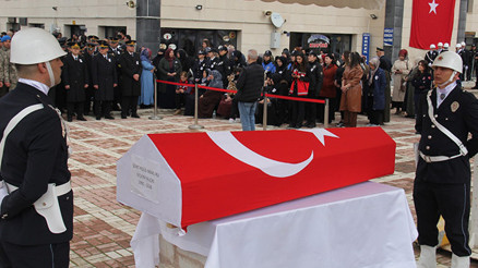 Kaza şehidi polis memuru, Elazığ’da son yolculuğuna uğurlandı