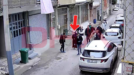 Öldürdüğü eşinin ceset parçalarını attığı çöp kutularını gösterdi; keşif görüntüleri kamerada