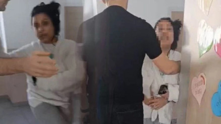 Veliden ders sırasında öğretmene tehdit ve hakaret anları kamerada