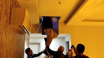 19 yıl hapisle aranan firari hükümlü saklandığı tavan arasında yakalandı Merdivenle indirildi