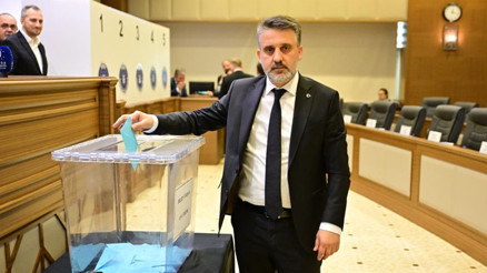 Son dakika... Bursa Büyükşehir Belediyesi AK Partiye geçti