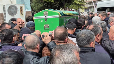 Kaymakamın makam aracı ile çarpışan aracın sürücüsü toprağa verildi