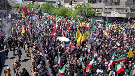 Tahranda Ali Hamaneyin ölümünün 40. günü münasebetiyle anma yürüyüşü düzenlendi