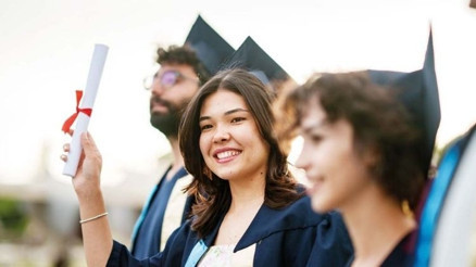 YÖK’ten yurtdışında eğitim alacaklara ‘Diploma fabrikası’ uyarısı
