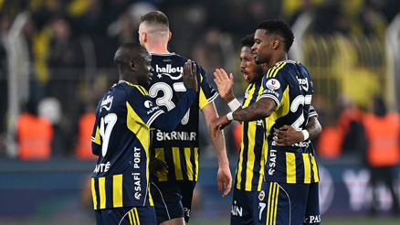 Fenerbahçede Kayserispor maçı öncesi 8 oyuncu ceza sınırında