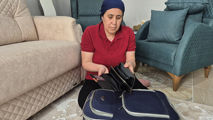 Evinin anahtarını arkadaşlarına teslim etti: Servetinden oldu Kuyumcuya gidince gerçeği öğrendi