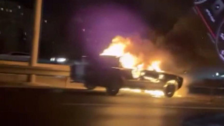 Ümraniye TEM Otoyolu’nda otomobil alev alev yandı