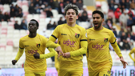 Sivasspor evinde İstanbulspora kaybetti