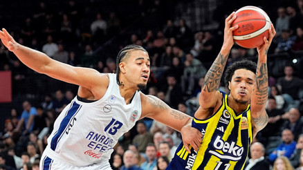 Dev maçta kazanan Fenerbahçe Beko Anadolu Efes evinde kaybetti