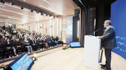 10 bin öğretmen adayı için ilk ders zili çaldı