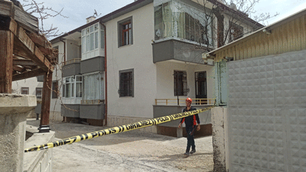 Konyada 3.2 büyüklüğündeki depremin ardından 2 bina tahliye edildi Büyük çatlaklar oluştu