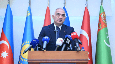 Bakan Ersoydan dijital çağ uyarısı: Dijital dünya gönüllü kültürel yozlaşmayı beraberinde getiriyor Bakan Ersoydan dijital çağ uyarısı: Dijital dünya gönüllü kültürel yozlaşmayı beraberinde getiriyor