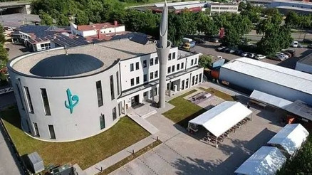 Regensburg’da minareli camii açılışı