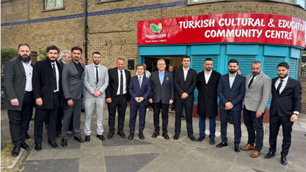 Türk diplomatlar Pekünlüler Derneğinin kahvaltısında buluştu