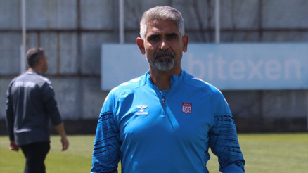 Sivasspor Teknik Direktörü İsmet Taşdemirden son maça kadar mücadele mesajı