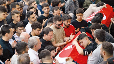 Türkiye evlatlarına ağladı