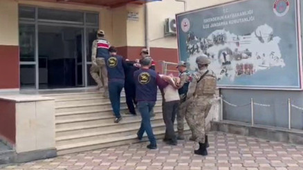 Anne ile oğlu ölü bulundu Valilikten açıklama: 2 şüpheli tutuklandı