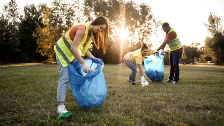 Berlin’de çöp toplayan turiste ödül