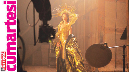 Sahne ışıklarının gizlediği hayatlar...