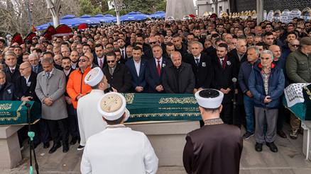 Sinem Dedetaşın acı günü: Babası son yolculuğuna uğurlandı