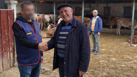 Eskişehirde 5 milyonluk vurgun Çobanları hamama götürüp, büyükbaşları çalıp sattılar Eskişehirde 5 milyonluk vurgun Çobanları hamama götürüp, büyükbaşları çalıp sattılar