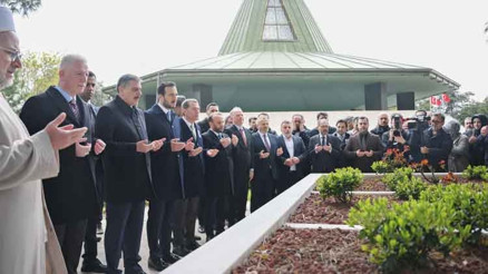 Özal’a 33’üncü yıl anması