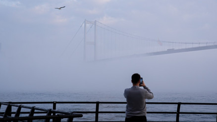 İstanbulda yoğun sis: İstanbul Boğazı trafiğe kapatıldı