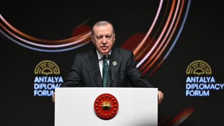 Cumhurbaşkanı Erdoğanın konuşması 3 dilde kitaplaştırıldı