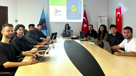 Şiddet yerine karizma puanı