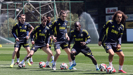 Fenerbahçenin Konyaspor maçı kamp kadrosu belli oldu