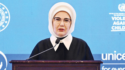 Emine Erdoğan: Çocukların karşı karşıya kaldığı riskler alarm verici