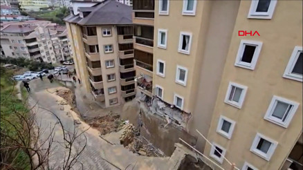 İstinat duvarı çöktü; 7 katlı binanın 2 katı tahliye edildi