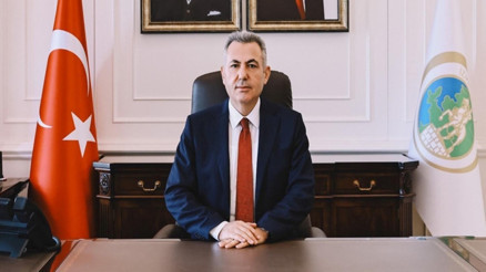 İzmir Valisi Elban: Çocuklar, bu ülkenin yarınını inşa edecek gerçek sahipleridir