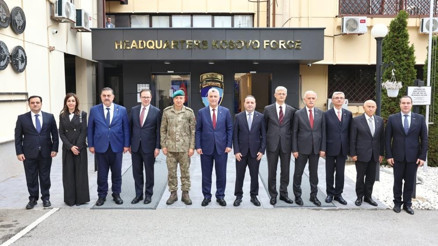 Bakan Bolat’tan Kosova’da KFOR Karargahı’na ziyaret Bakan Bolat’tan Kosova’da KFOR Karargahı’na ziyaret
