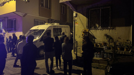 İzmirde cani koca dehşeti Eşini boğazından vurarak öldürdü