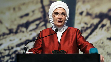 Emine Erdoğandan 23 Nisan mesajı