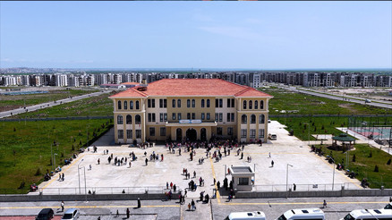 Bakan Kurum paylaştı Diyarbakırda yeni yapılan Emlak Katılım İlkokulundaki 23 Nisan coşkusu
