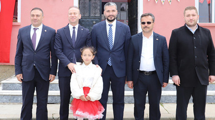 Konyadaki okulda ilginç kutlama | Yurttan 23 Nisan manzaraları: Miniklerden renkli gösteriler Konyadaki okulda ilginç kutlama | Yurttan 23 Nisan manzaraları: Miniklerden renkli gösteriler