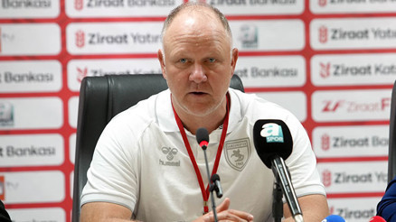 Samsunspor Yardımcı Antrenörü Sebastian Hahndan hakem isyanı: Böyle yöneteceğini bilmiyorduk