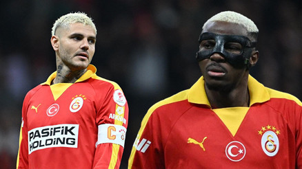 Sağlık ekibi ve teknik heyet görüştü: Galatasarayda Fenerbahçe derbisi öncesi Osimhen kararı verildi