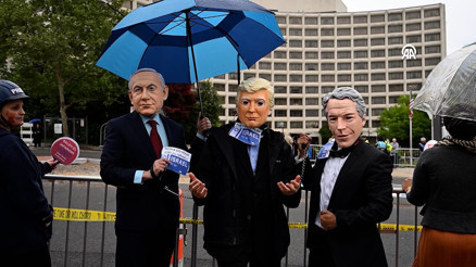 Washington’da Beyaz Saray Muhabirleri Yemeği sırasında protesto düzenlendi