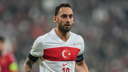 Hakan Çalhanoğlu şoku İtalyanlar sakatlığı duyurdu