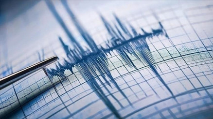 Yunanistanda 4.9 büyüklüğünde deprem