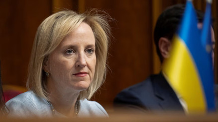 ABDnin Kiev Büyükelçi Vekili Julie Davis’ten istifa kararı