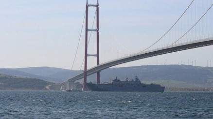 Çanakkale Boğazında transit gemi geçişleri yeniden başladı
