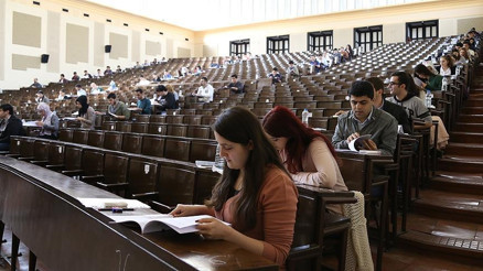 ‘Üniversiteye kayıt yaptırmakta tereddüt etmeyin’ ‘Üniversiteye kayıt yaptırmakta tereddüt etmeyin’