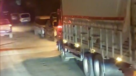 Feci olay… Kavga ettikleri kişileri araçla ezdiler: 1 ölü, 1 yaralı Feci olay… Kavga ettikleri kişileri araçla ezdiler: 1 ölü, 1 yaralı