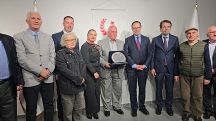 Hüseyin Kazaz’a Yaşam Boyu Hizmet Ödülü verildi